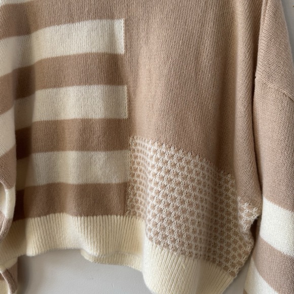 Peach Love California Boxy Colorblock Sweater Cream Beige Women's Size M New! - Picture 4 of 7